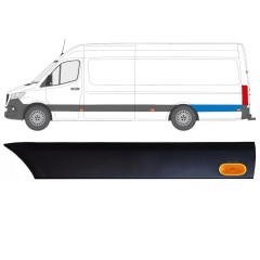 Aizmugurējā spārna sānu josla ar lukturi priekš Mercedes Sprinter 2018- / Kreisā / Komplekts 12971